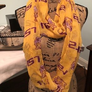 NWOT LSU Infinity Scarf
